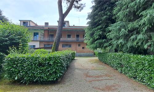 Stabile da ristrutturare a Cesano Maderno