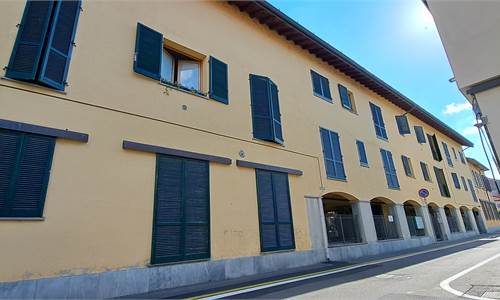 Appartamento con sottotetto e due box